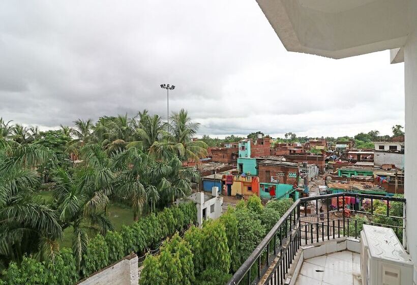 Oyo 16112 Hotel Uruvela International