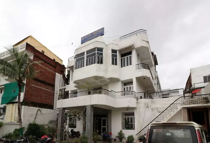 Oyo 16112 Hotel Uruvela International