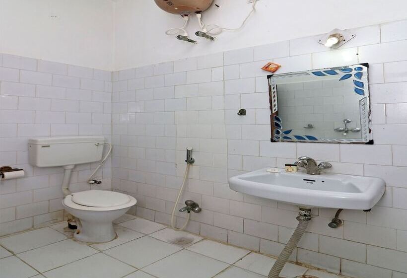 Oyo 16112 Hotel Uruvela International