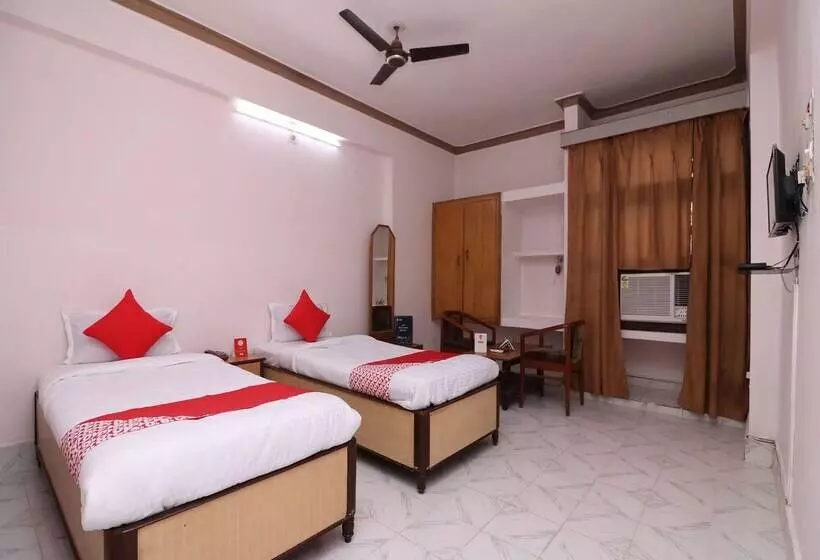 Oyo 16112 Hotel Uruvela International