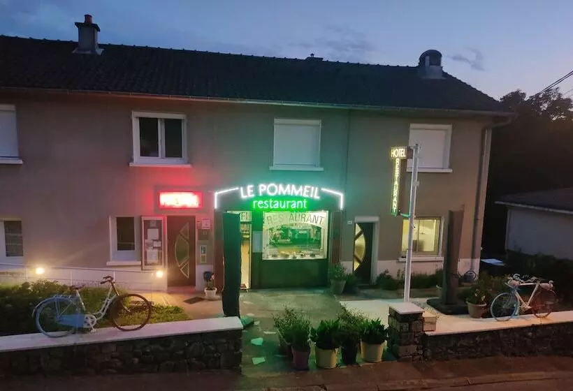 ホテル Hôtel Le Pommeil