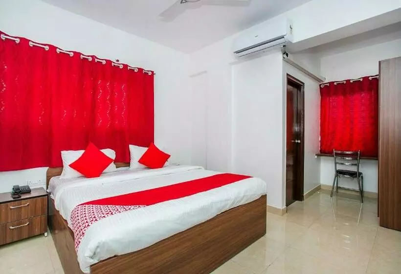Hotelli Oyo 18718 Pavitra Delux