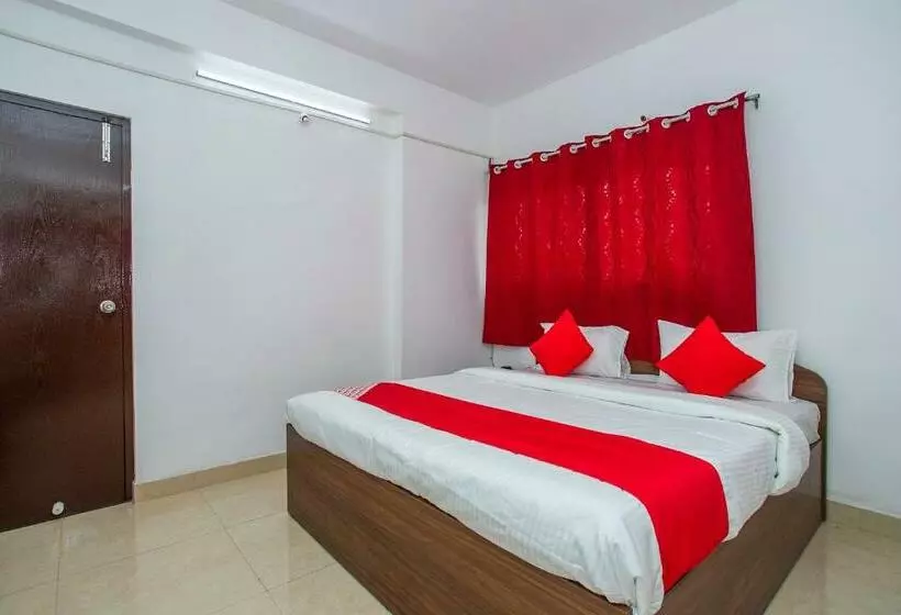 Hotelli Oyo 18718 Pavitra Delux