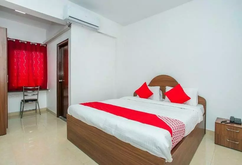 Hotelli Oyo 18718 Pavitra Delux