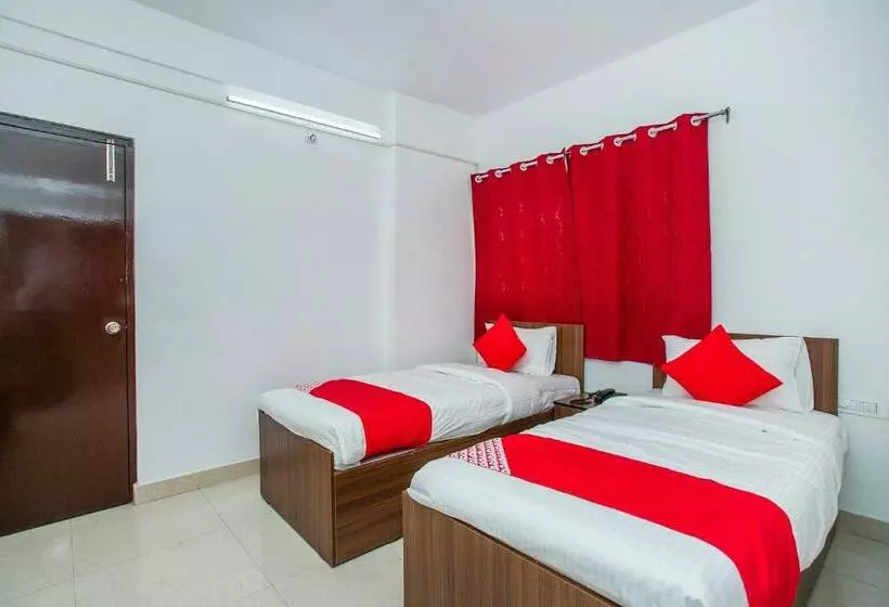 Hotelli Oyo 18718 Pavitra Delux