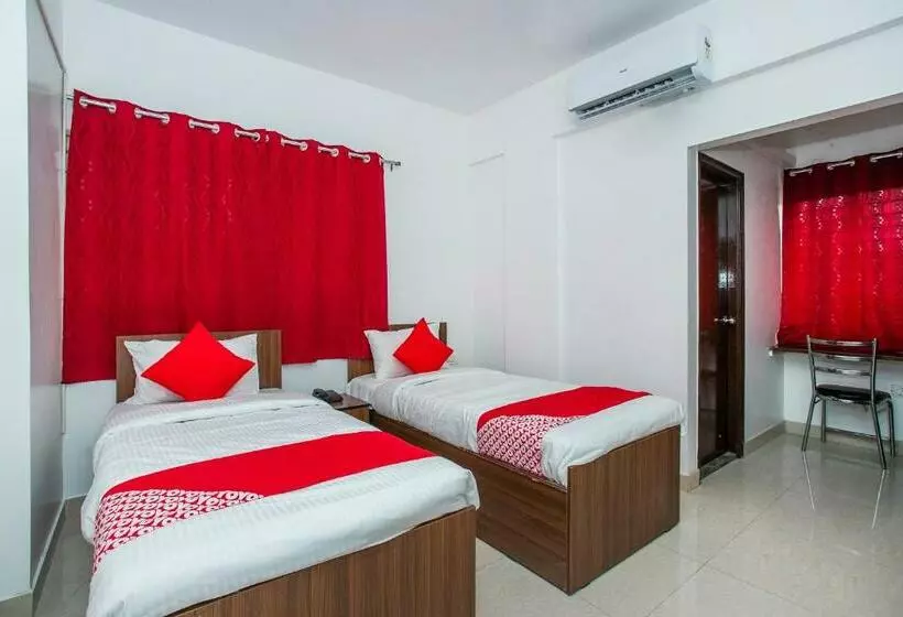Hotelli Oyo 18718 Pavitra Delux