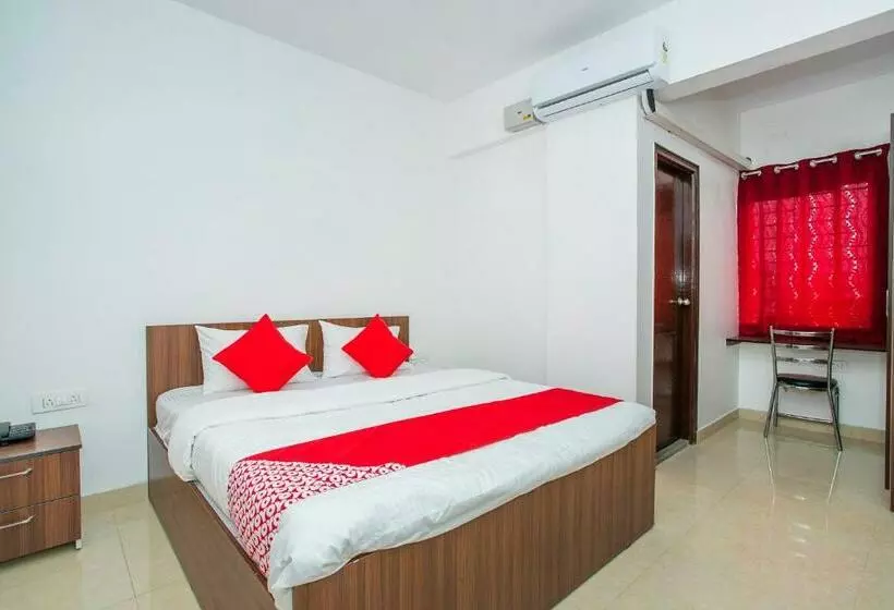 Hotelli Oyo 18718 Pavitra Delux
