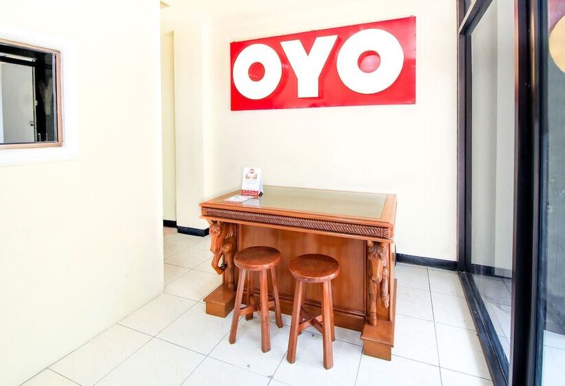 A1 Hotel By OYO Rooms