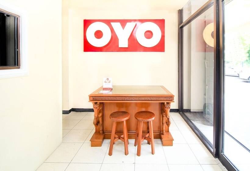 A1 Hotel By OYO Rooms