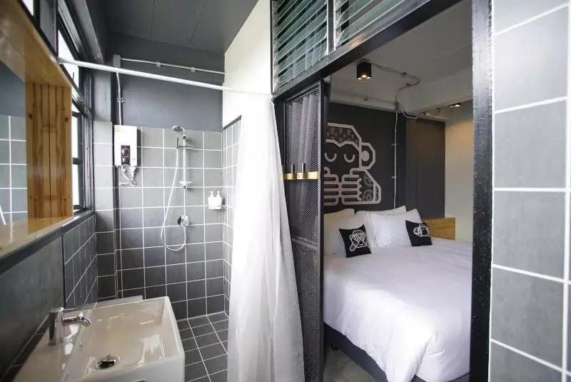 Blu Monkey Hub & Hotel Surat Thani