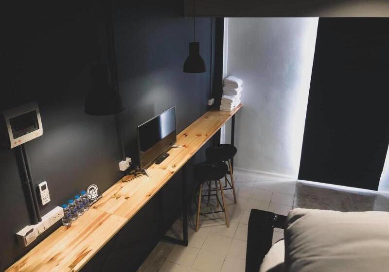 Blu Monkey Hub & Hotel Surat Thani