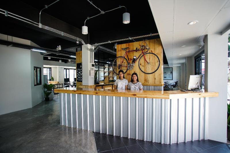 Blu Monkey Hub & Hotel Surat Thani