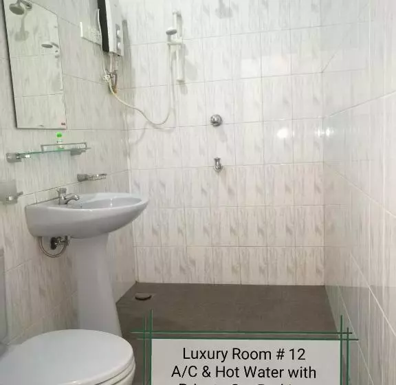 Majatalo Thilini Tour Inn