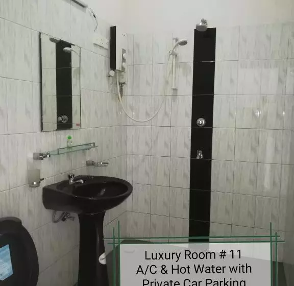 Majatalo Thilini Tour Inn