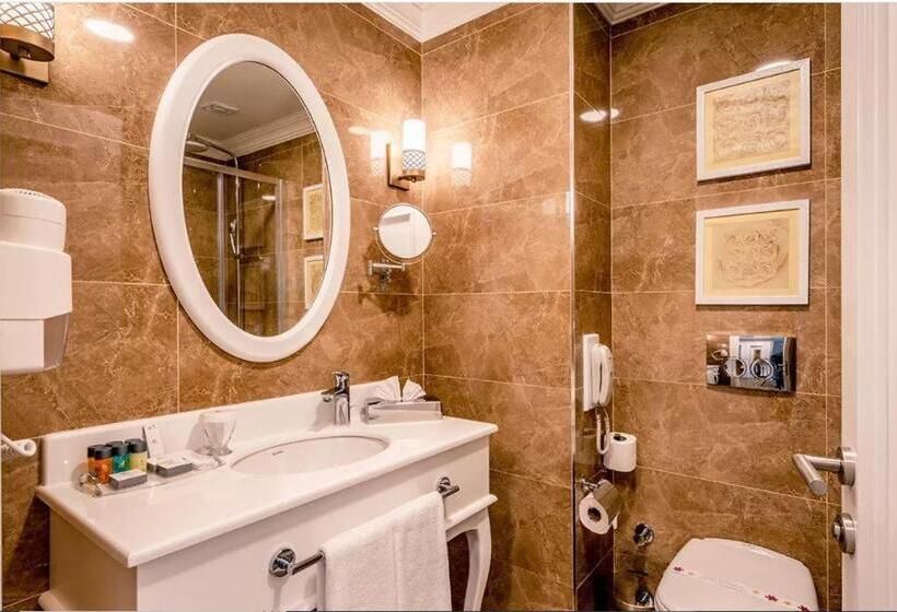 پانسیون Dome Hotel & Casino At Central Kyrenia