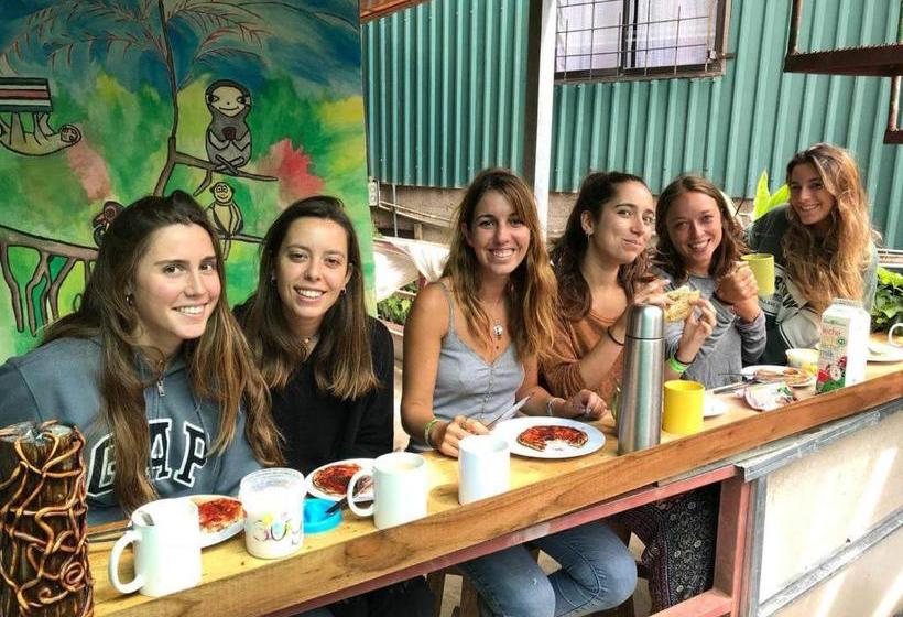 Aamiaismajoitus (B&B) Mi Casa Tica