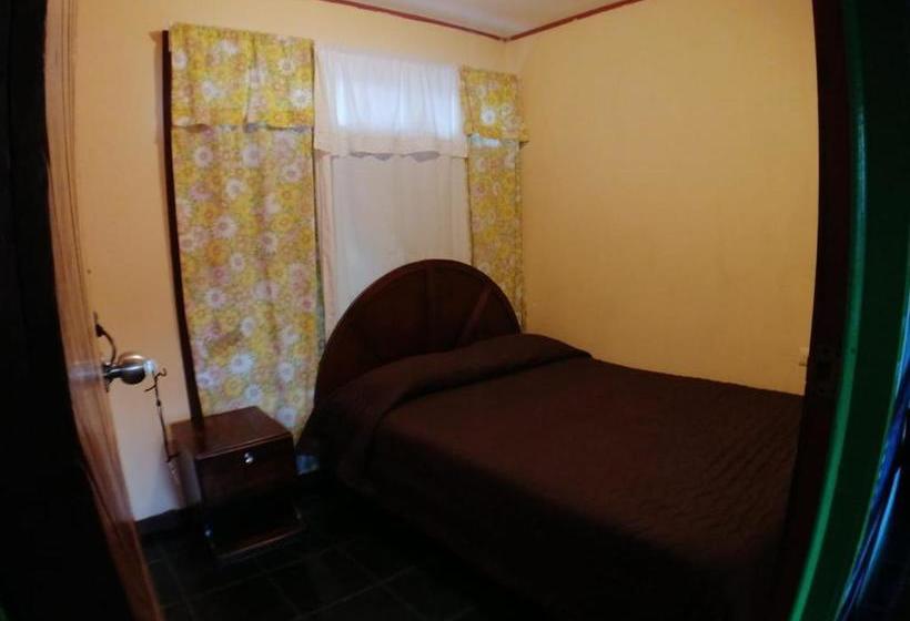 Aamiaismajoitus (B&B) Mi Casa Tica