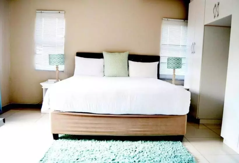 Aamiaismajoitus (B&B) Shoes Guest House