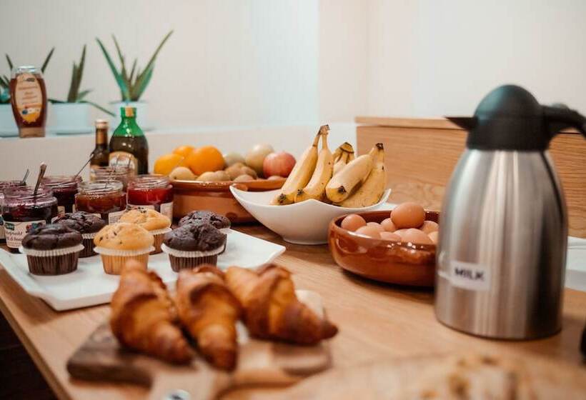 هتل The Barrister