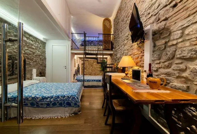 Majatalo Via Mazzini   Francamaria Rooms Vernazza