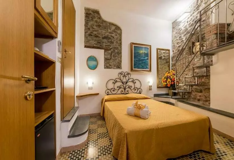 Majatalo Via Mazzini   Francamaria Rooms Vernazza