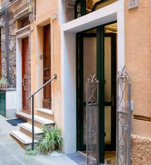 Majatalo Via Mazzini   Francamaria Rooms Vernazza