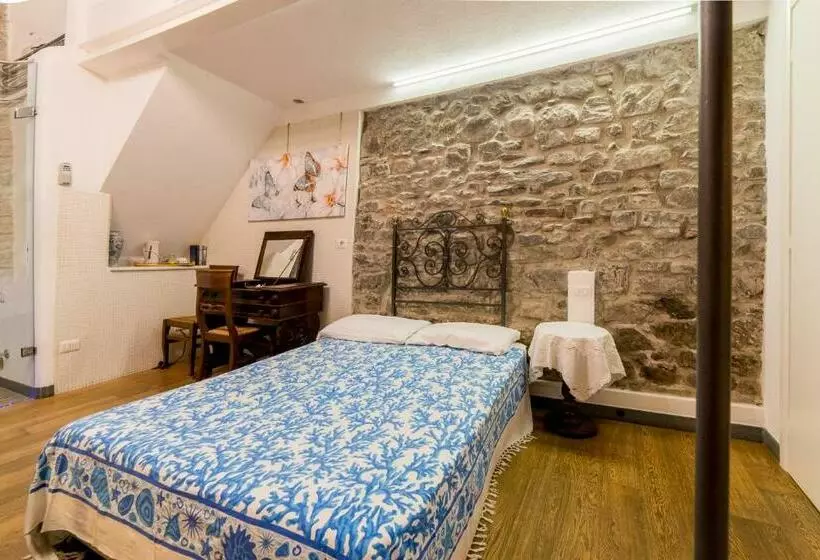 Majatalo Via Mazzini   Francamaria Rooms Vernazza