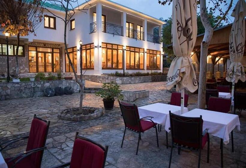 هاستل Villa Bunski Biser