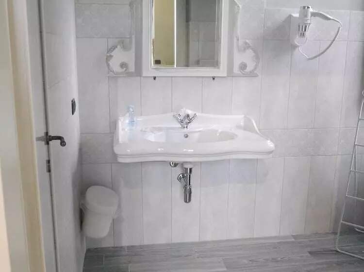 ペンション L'ortodellerose