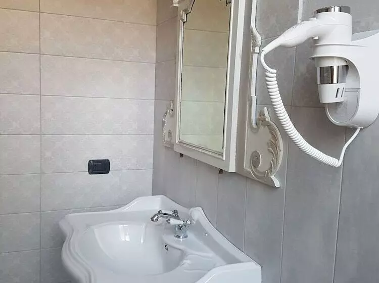 ペンション L'ortodellerose