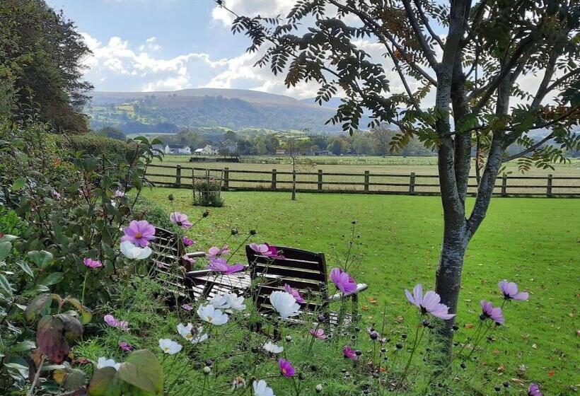 The Lodge Brecon B&b