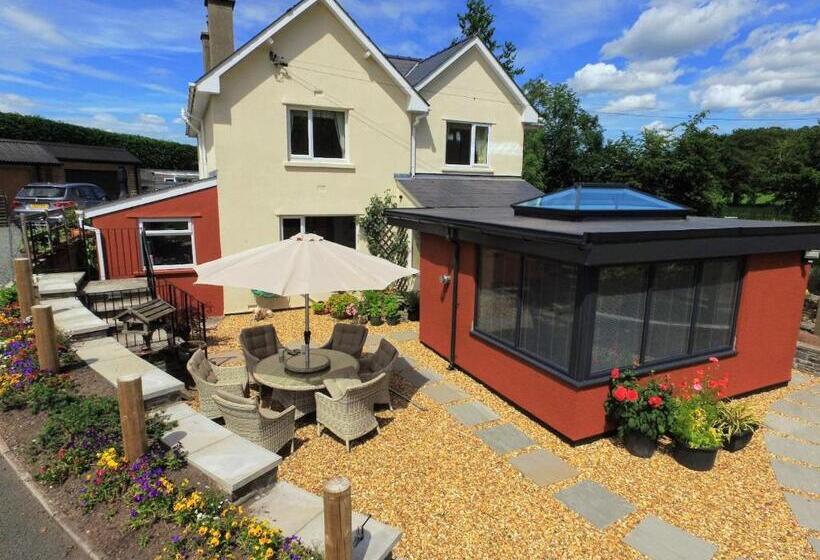 The Lodge Brecon B&b