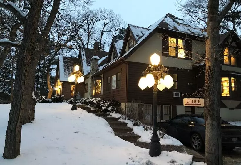 ベッドアンドブレックファースト Otter Creek Eau Claire Altoona