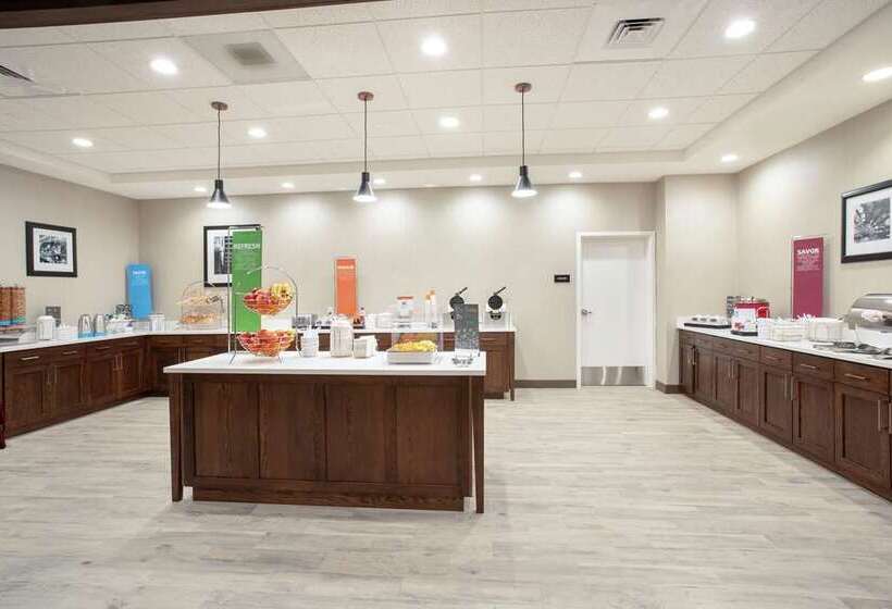 Otel Hampton Inn & Suites Logan