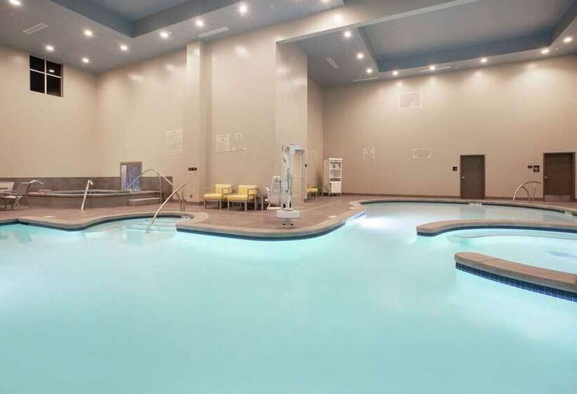 Otel Hampton Inn & Suites Logan