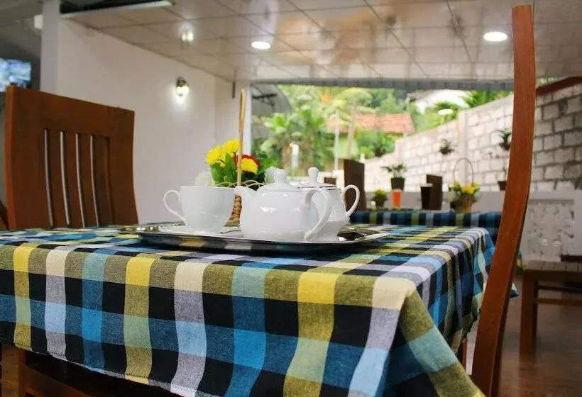 ペンション Hispaniola Inn