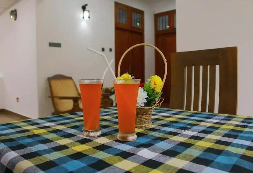 ペンション Hispaniola Inn