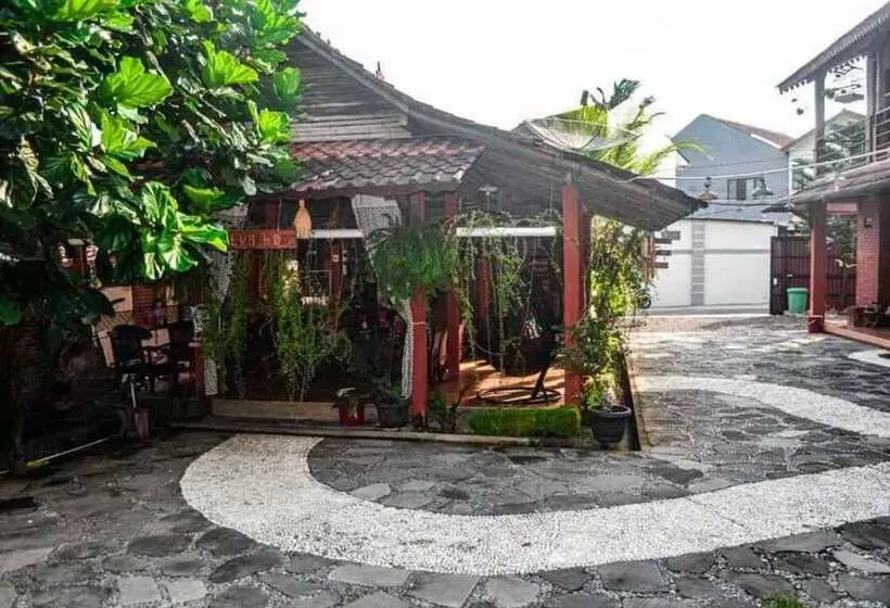 ペンション Reddoorz Syariah Near Akmil Magelang