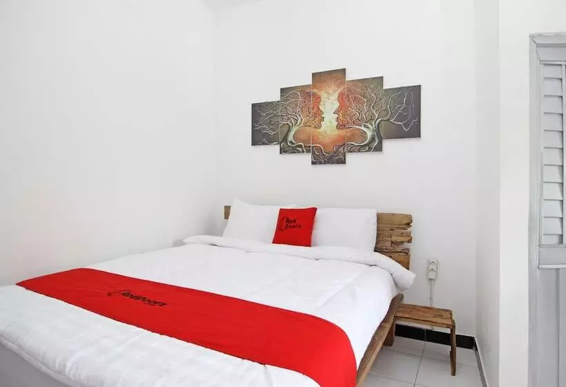 ペンション Reddoorz Syariah Near Akmil Magelang