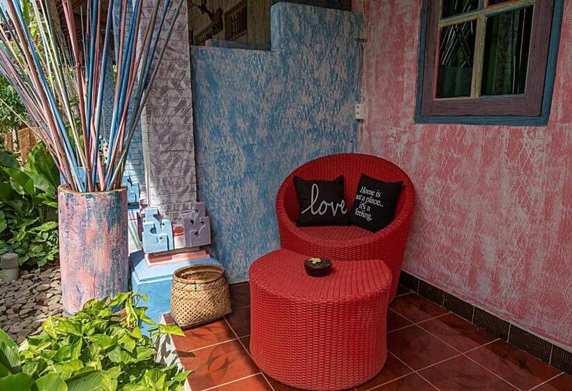 ユースホステル Lovina Loca