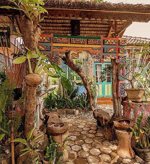 ユースホステル Lovina Loca