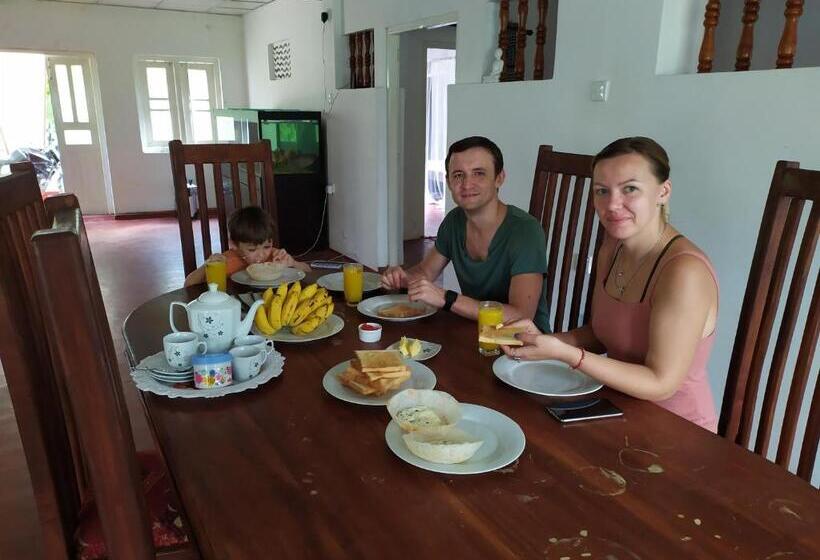 Пансион Glorious Villa