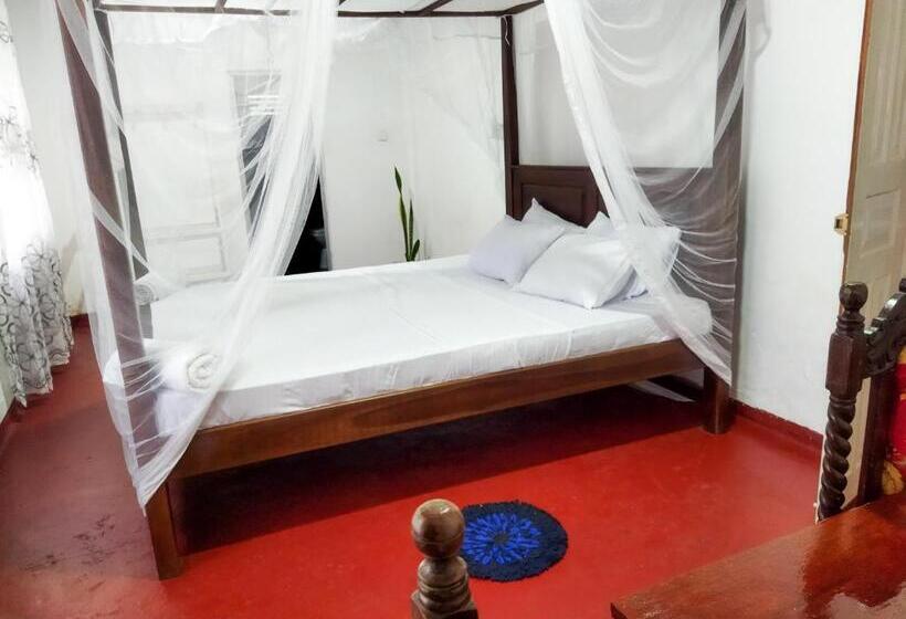 Пансион Glorious Villa