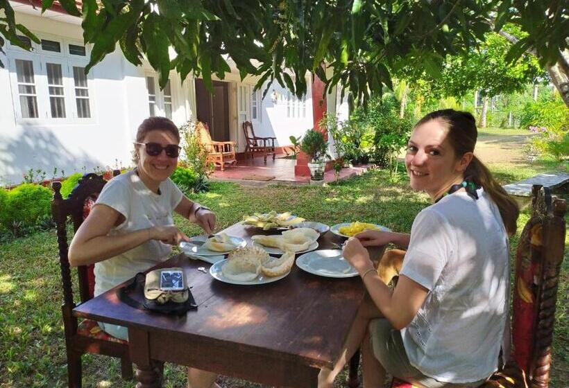 Пансион Glorious Villa