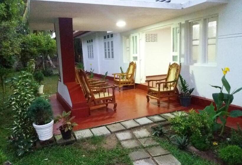 Пансион Glorious Villa