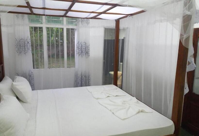 Пансион Glorious Villa