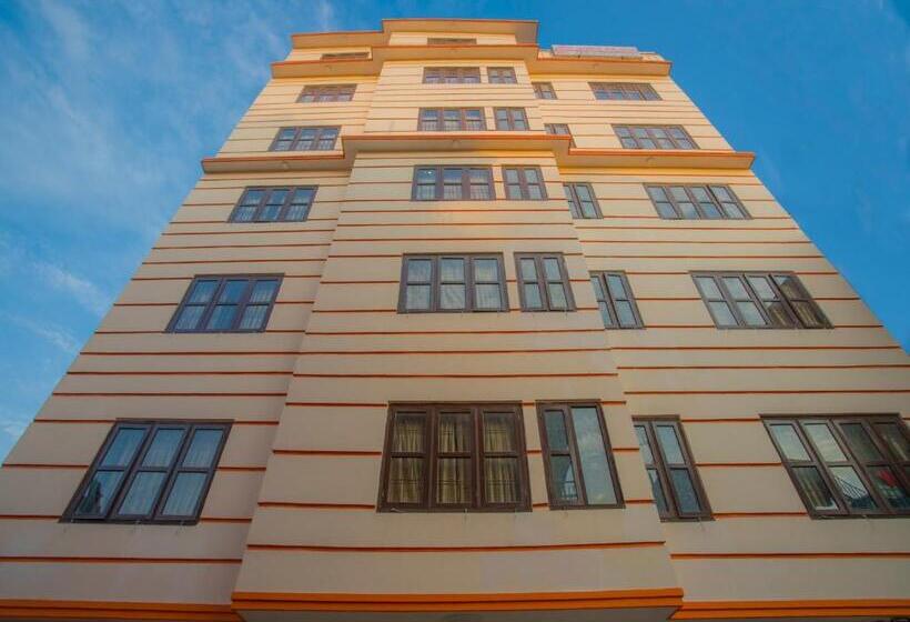 هتل Waling Fulbari Guest House