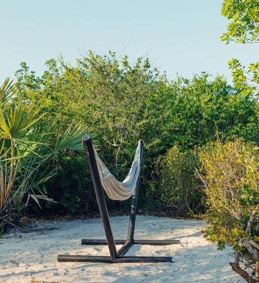 فندق صغير The Slow Leopard Kilwa