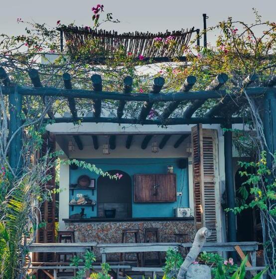 فندق صغير The Slow Leopard Kilwa