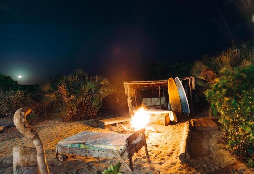 فندق صغير The Slow Leopard Kilwa